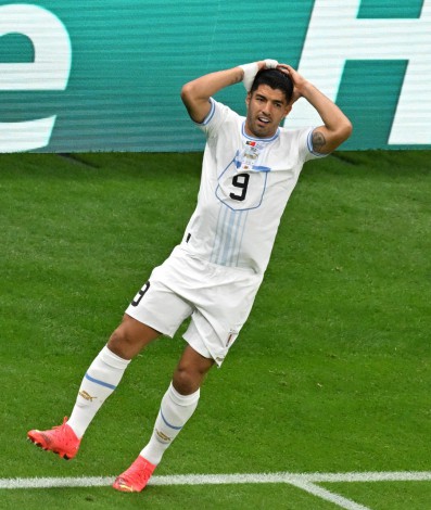 Suárez, camisa nove da seleção uruguaia, em ação na Copa do Mundo do Catar