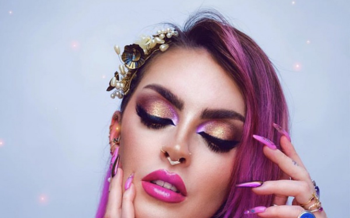 Karen Bachini, youtuber de maquiagem