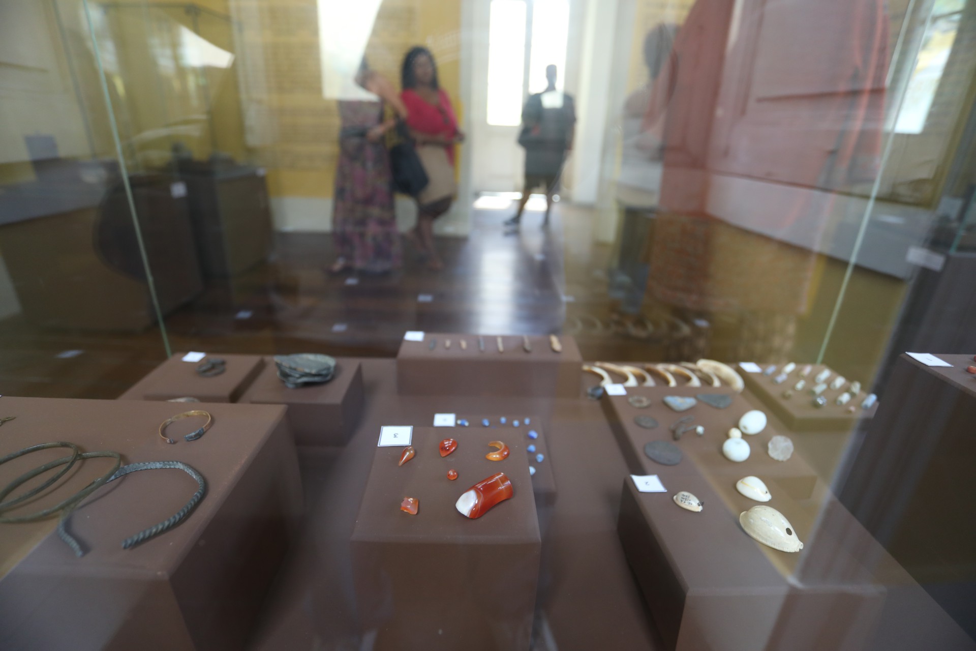  Pe&ccedil;as da exposi&ccedil;&atilde;o 'Achados do Valongo' est&atilde;o expostas no Muhcab - Pedro Ivo/ Ag&ecirc;ncia O Dia