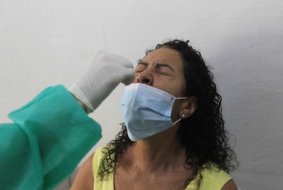 Mulheres e reinfectados têm maior risco de desenvolver covid longa