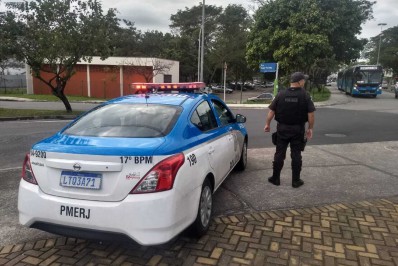 PM apreende quatro máquinas caça-níqueis na Ilha do Governador