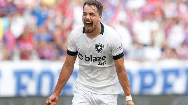 Eduardo planeja briga por posição e destaca vontade de títulos para o Botafogo em 2023