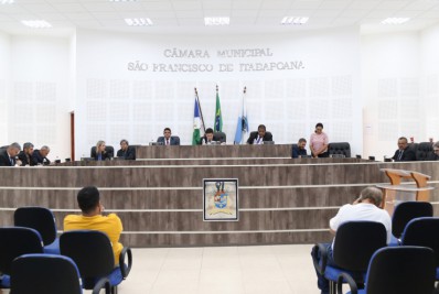 Câmara segue parecer do TCE-RJ e aprova contas da prefeita Francimara por unanimidade