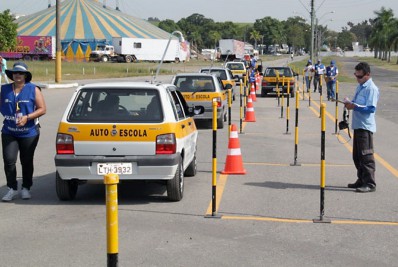 Candidatos a motorista ganham mais um ano de prazo para tirar a CNH