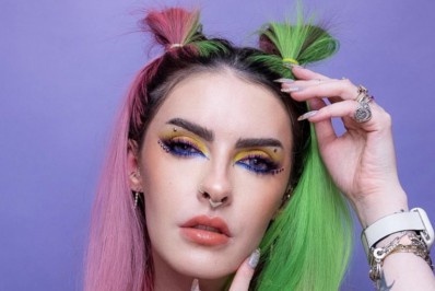 Karen Bachini se envolve em nova briga com ex-funcionária que pede R$ 30 mil na Justiça