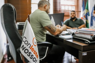 Marcelo Delaroli e Hédio Mataruna assinam edital para aquisição de máquinas para beneficiar agricultura familiar nos municípios do Conleste