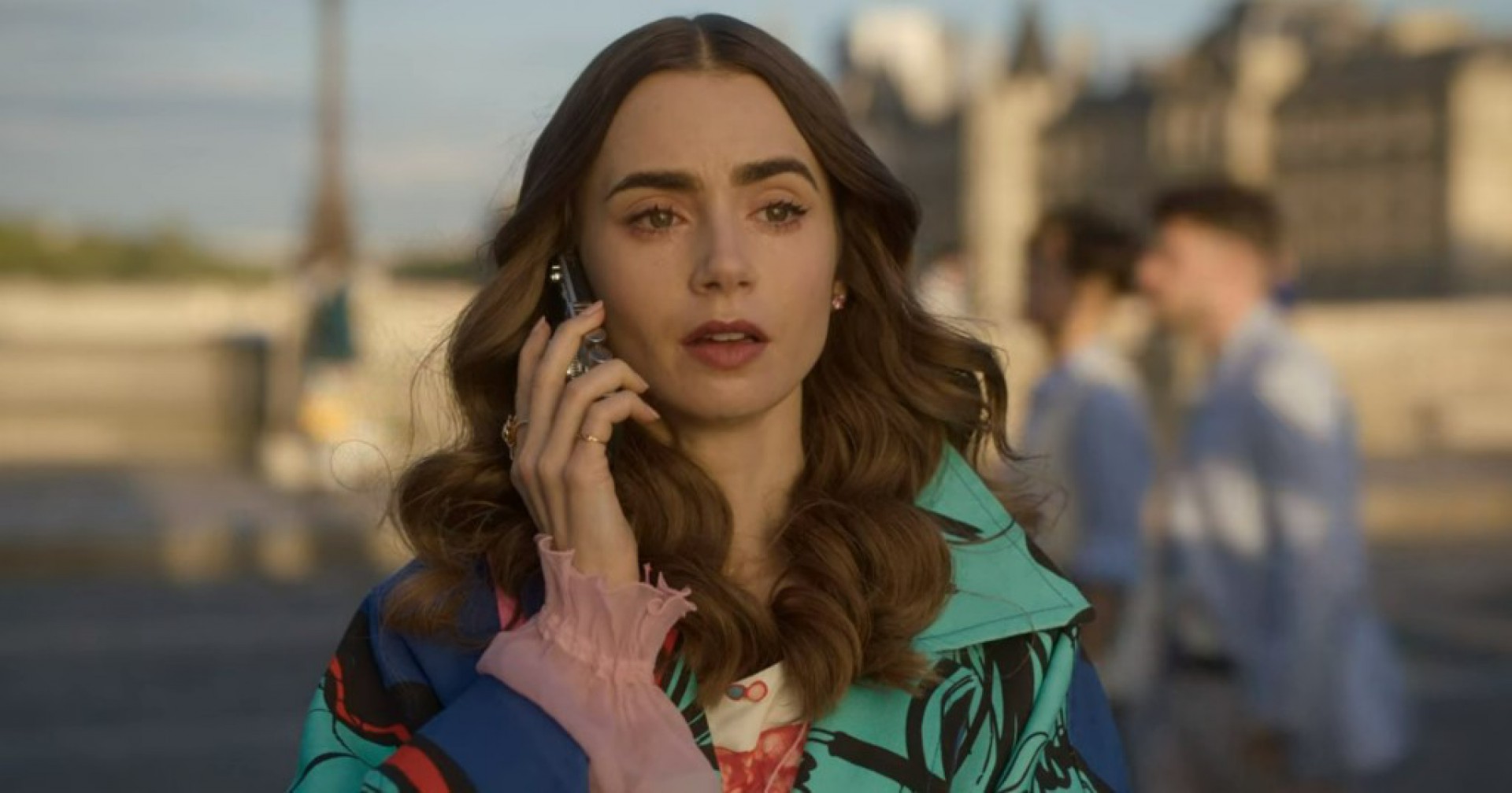 Lily Collins vive Emily na série 'Emily in Paris' - Reprodução