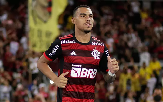 Além do Fenerbahçe, o Vasco também demonstrou interesse em Matheuzinho - Gilvan de Souza/C.R. Flamengo