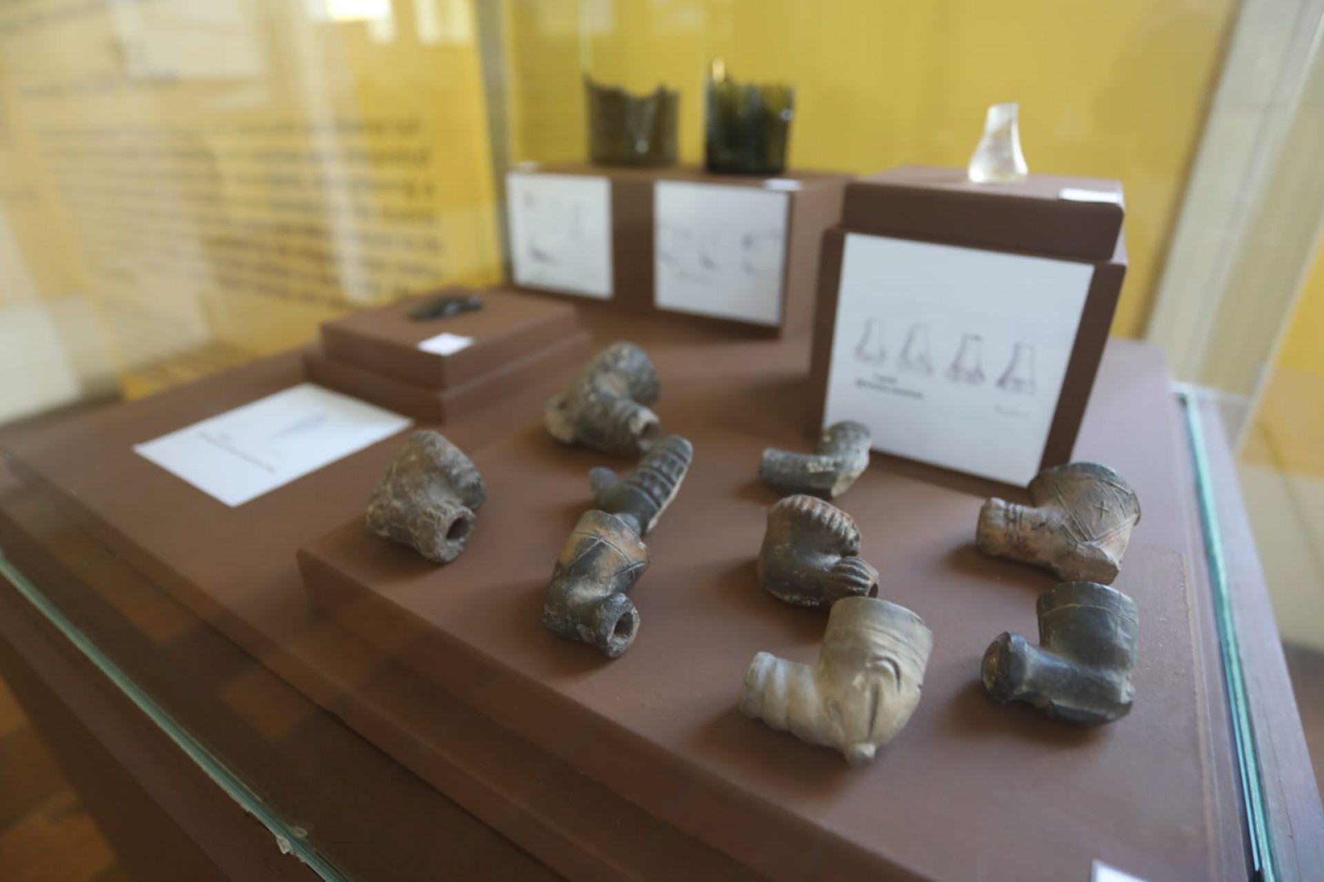 Peças expostas foram encontradas no Cais do Valongo durante obras do Porto Maravilha - Pedro Ivo/Agência O Dia