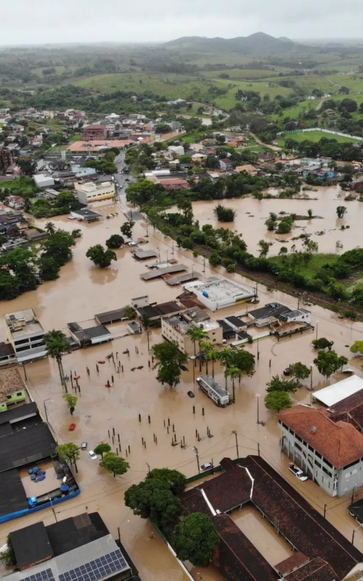 Carapebus sofre com alagamentos devido a forte chuva que atingiu a região nesta quarta-feira (30) - Divulgação