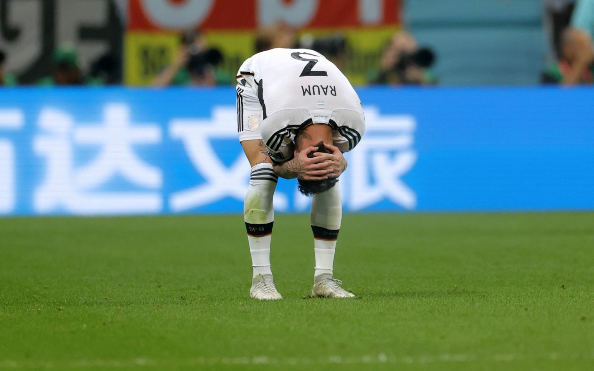 Rea&ccedil;&atilde;o do lateral-esquerdo Raum com a virada da Costa Rica 