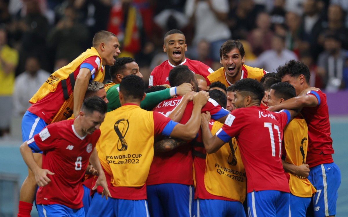 Os jogadores da Costa Rica foram &agrave; loucura com o gol da virada 