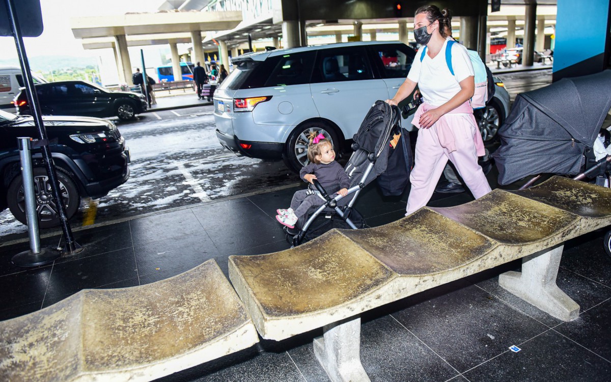 Maria Alice, filha de Virg&iacute;nia e Z&eacute; Felipe
