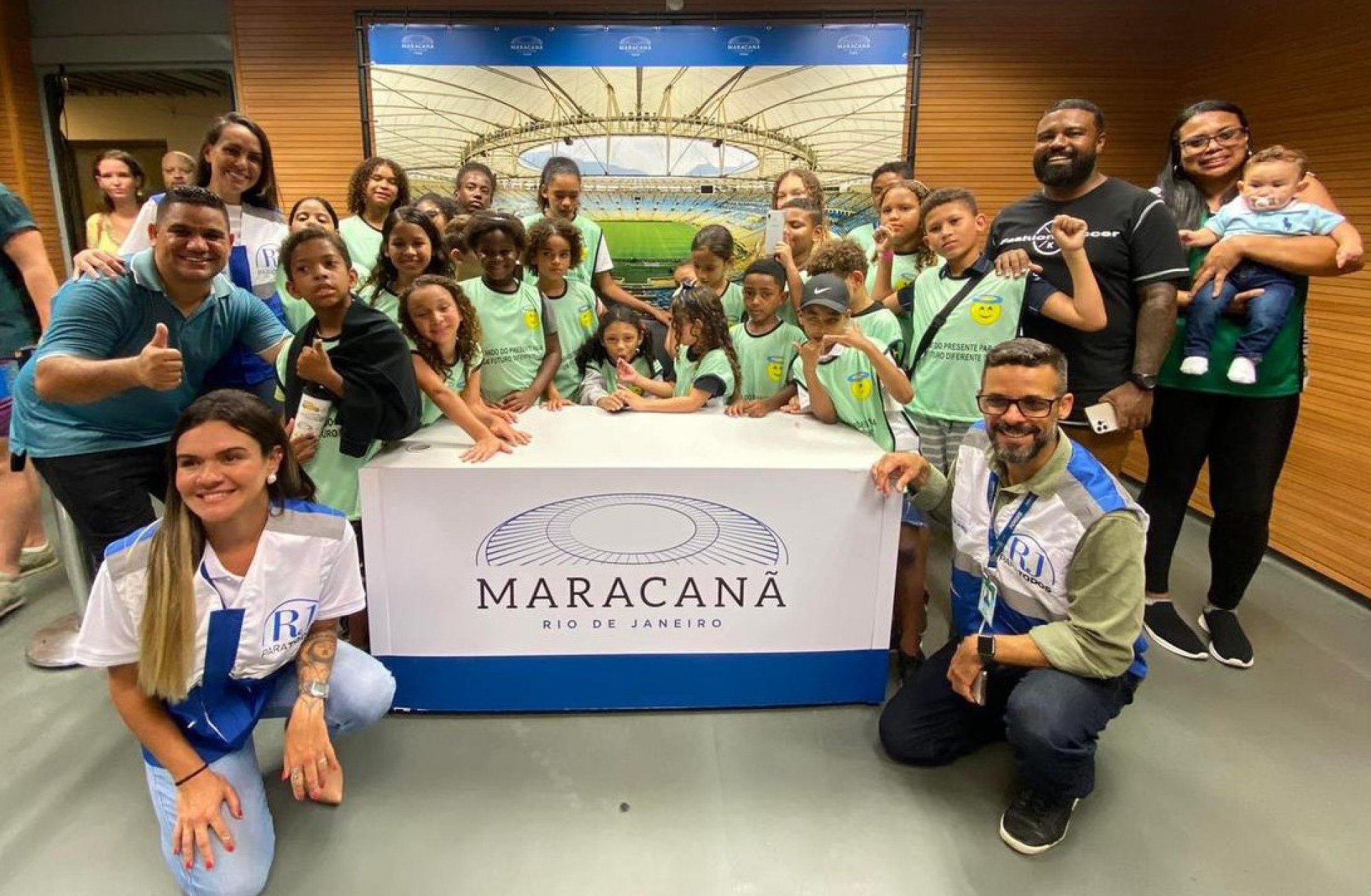 Na visita ao Maracanã, as crianças conheceram diversos espaços dentro do estádio - Divulgação