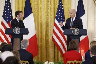 Biden e Macron driblam divergências e reforçam planos de aliança bilateral