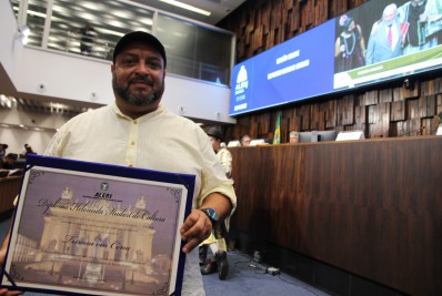 Empreendedor Cultural de Itaguaí recebe premiação da Alerj