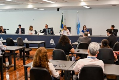 Alerj cobra solução para embarcações abandonadas na Baía de Guanabara