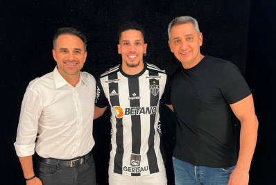 Ex-jogador do Vasco, Paulinho é anunciado pelo Atlético-MG