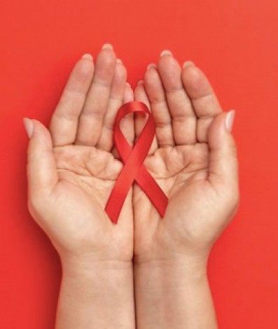 Dezembro Vermelho acontece com o objetivo de alertar as pessoas sobre a Aids