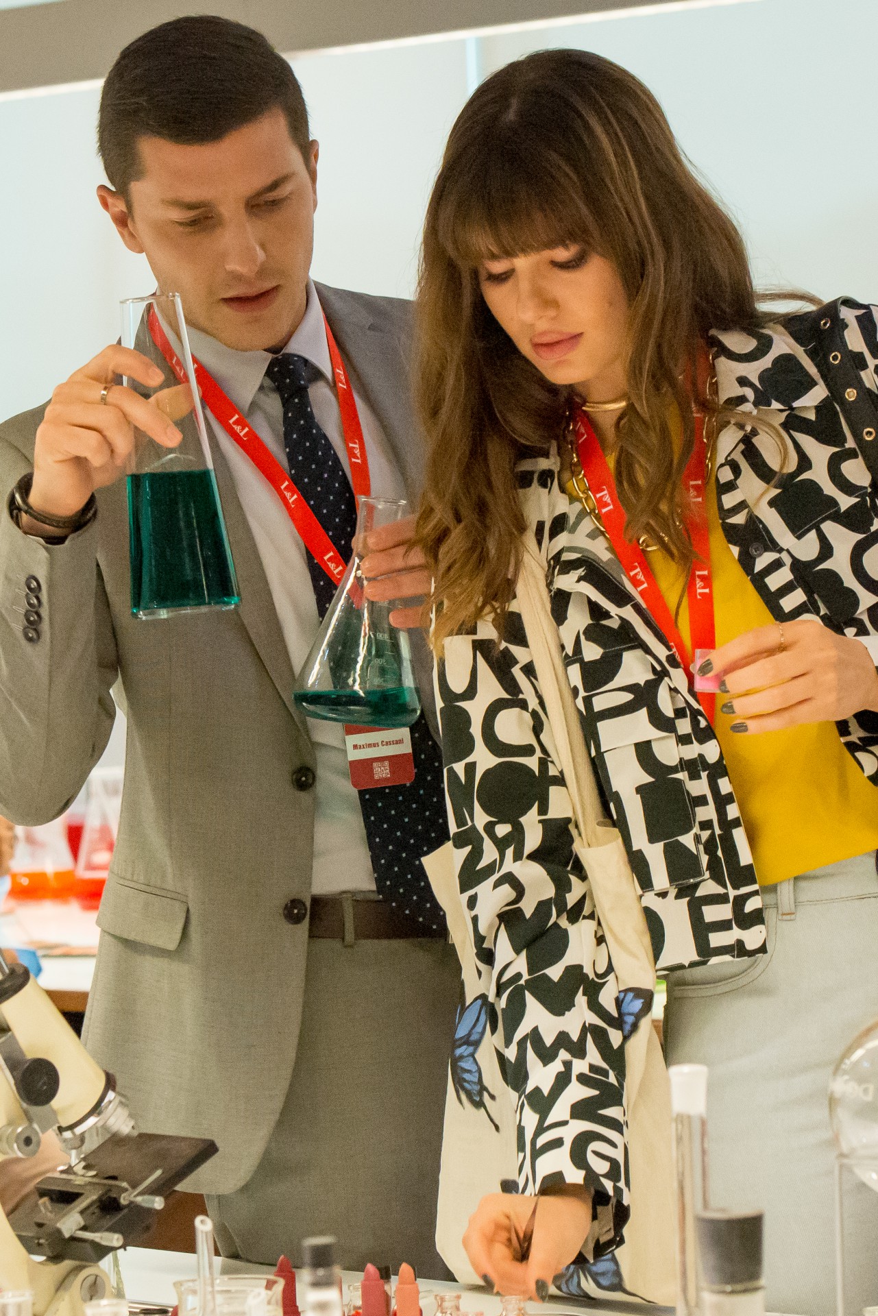 Em comédia romântica, Queiroz e Klebber Toledo vivem Alícia e Max  - Divulgação 