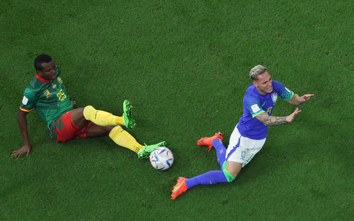 Brasil encerrou participa&Atilde;&sect;&Atilde;&pound;o na fase de grupos da Copa do Mundo contra Camar&Atilde;&micro;es