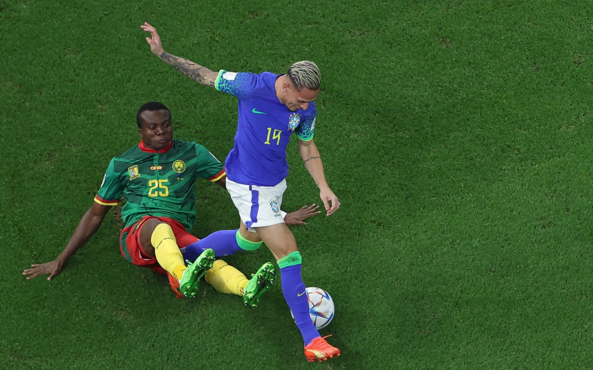 Brasil encerrou participa&Atilde;&sect;&Atilde;&pound;o na fase de grupos da Copa do Mundo contra Camar&Atilde;&micro;es