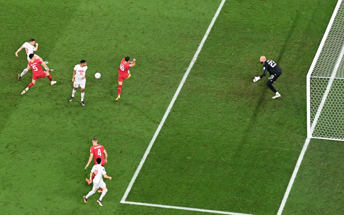 Com um belo gol, Freuler fez o terceiro da Su&iacute;&ccedil;a