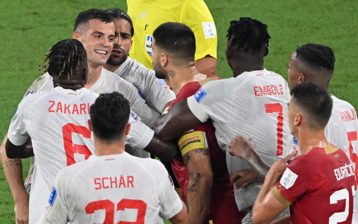 Confus&atilde;o entre os jogadores das duas equipes j&aacute; nos acr&eacute;scimos