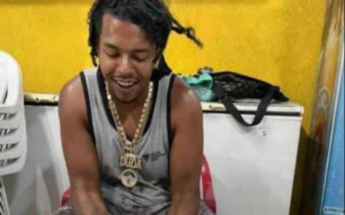 Segundo relatos, também está entre os mortos Hevelton Nascimento Júnior, o Bad Boy, que estaria chefiando o tráfico de drogas do Juramentinho - Rede Social