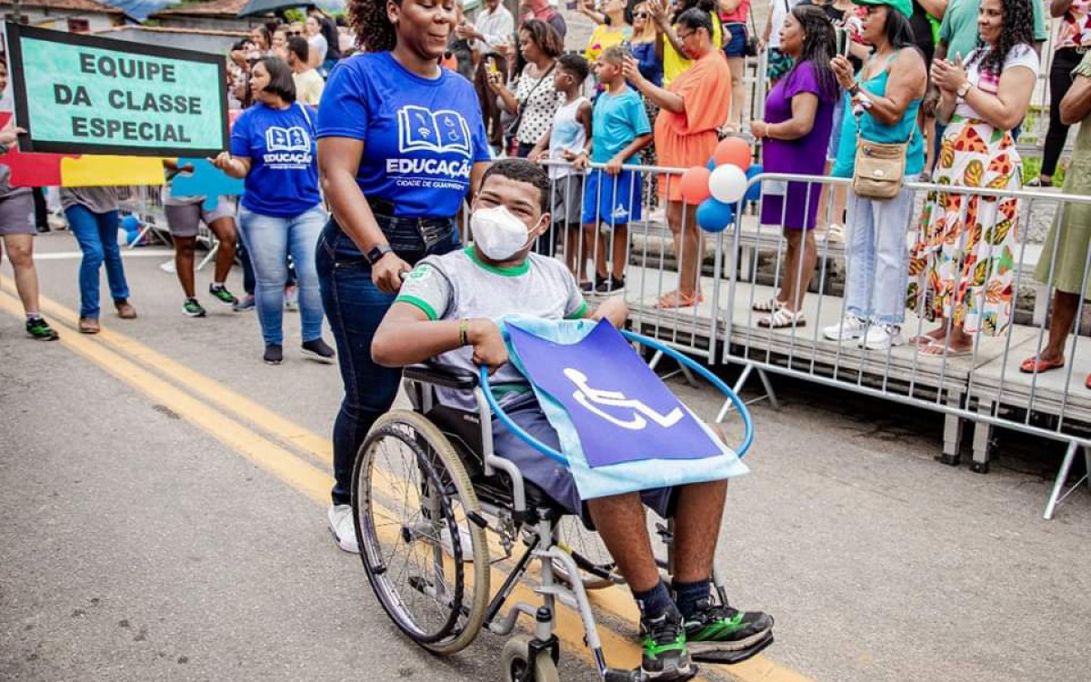 Desfile C&iacute;vico com inclus&atilde;o social