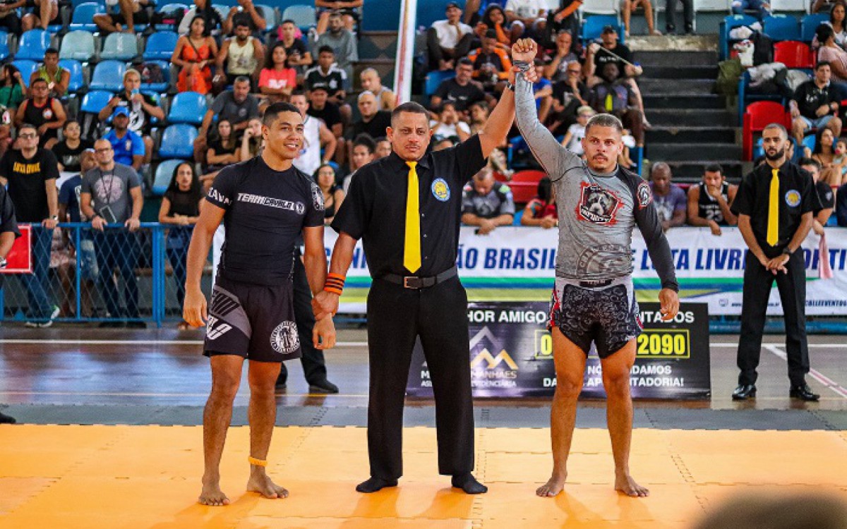 Show de luta livre americana vem ao Brasil; ingresso chega a R$ 600 -  21/03/2012 - Passeios - Guia Folha