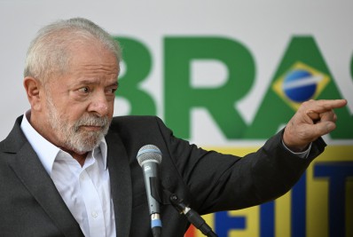 Lula deve anunciar nomes de ministros nesta sexta-feira, diz Gleisi
