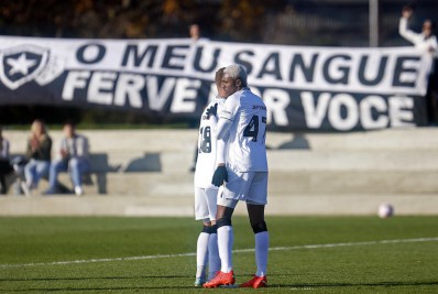 Botafogo e Crystal Palace confirmam escalações para amistoso