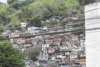 Operações da PM em comunidades do Rio têm registro de tiroteio