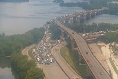 Em escolta de veículos da Casa da Moeda, PM interdita Linha Vermelha nos dois sentidos