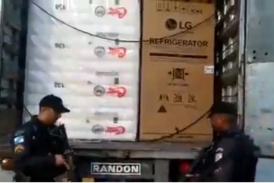 PM impede roubo de carga na Penha Circular