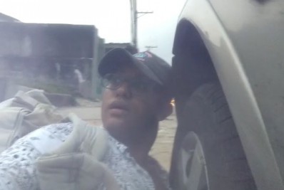 'Foi desesperador', diz mulher de estoquista que ficou no meio de tiroteio em Thomaz Coelho