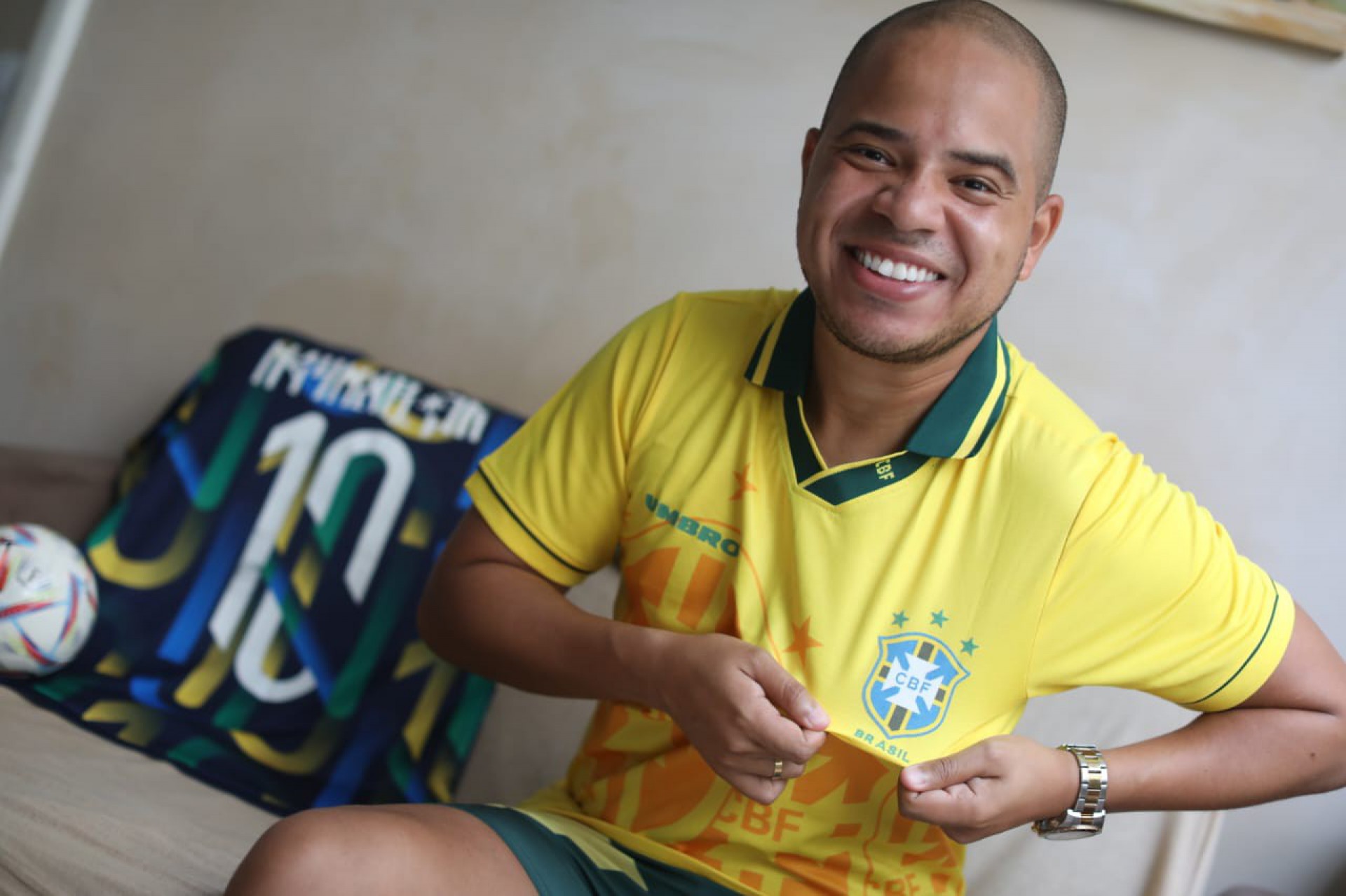 Allan pediu férias do trabalho para acompanhar todos os jogos da Copa  - Pedro Ivo / Agência O DIA