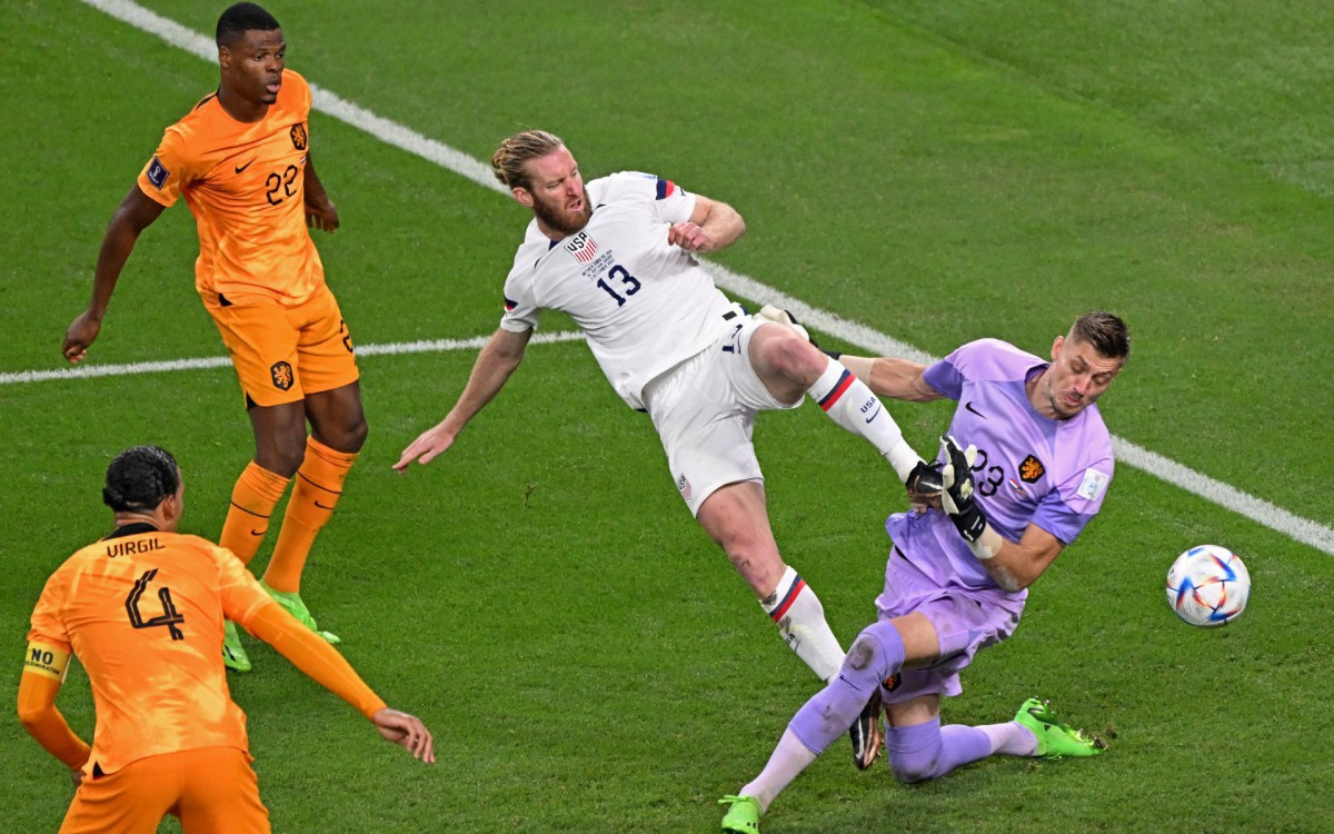 Holanda supera os Estados Unidos e &eacute; primeira sele&ccedil;&atilde;o a se garantir nas quartas da Copa