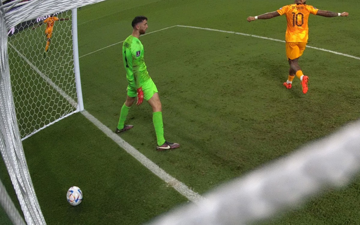 Holanda supera os Estados Unidos e &eacute; primeira sele&ccedil;&atilde;o a se garantir nas quartas da Copa