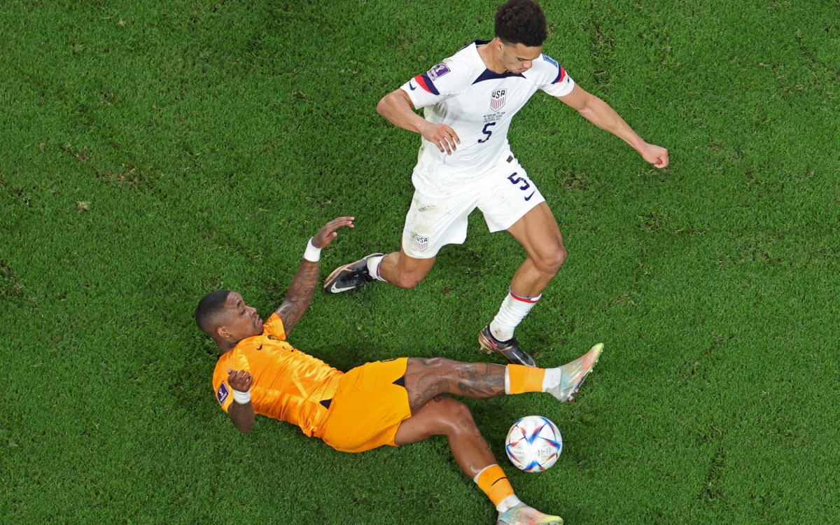 Holanda supera os Estados Unidos e &eacute; primeira sele&ccedil;&atilde;o a se garantir nas quartas da Copa