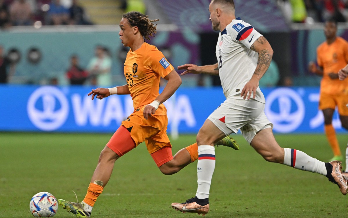 Holanda supera os Estados Unidos e &eacute; primeira sele&ccedil;&atilde;o a se garantir nas quartas da Copa