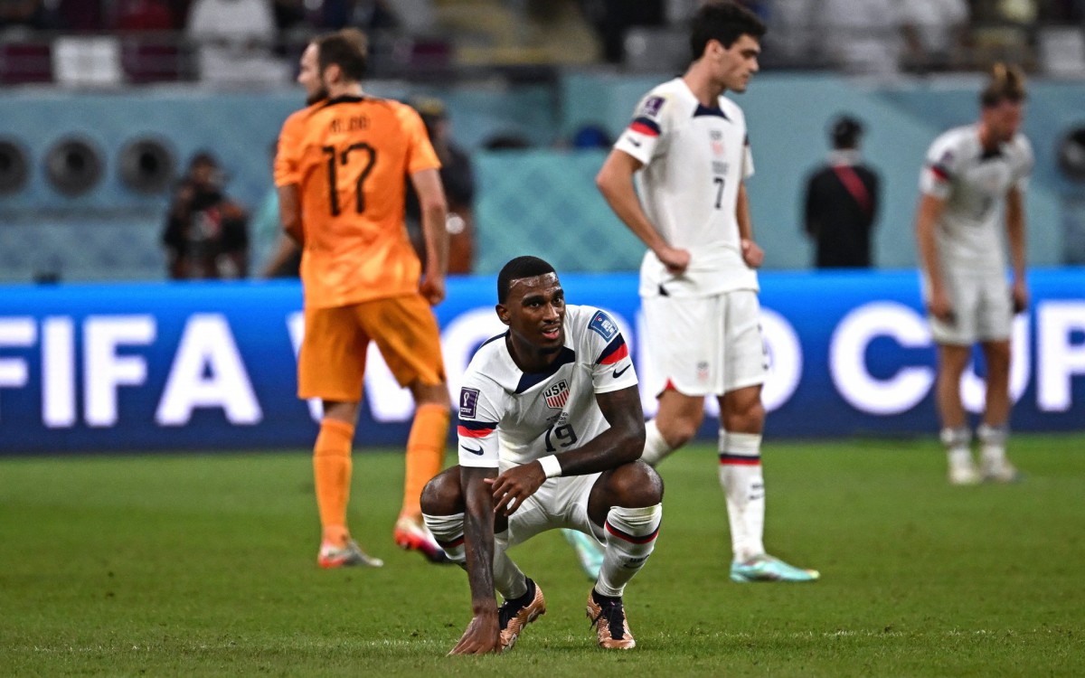 Holanda supera os Estados Unidos e &eacute; primeira sele&ccedil;&atilde;o a se garantir nas quartas da Copa