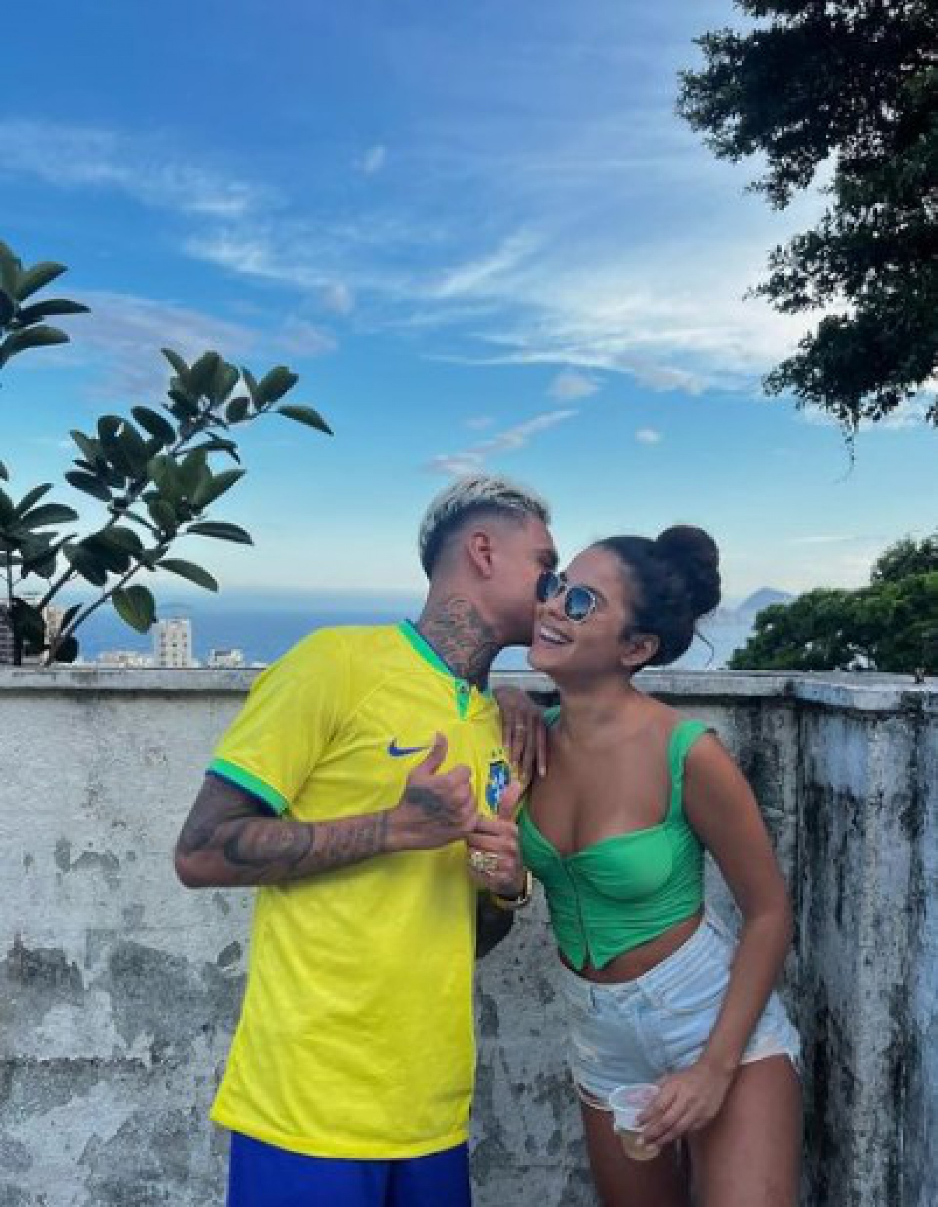 Bella Campos e Mc Cabelinho aproveitam a Copa - Reprodução Internet