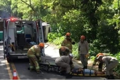 Acidente com caminhão na RJ 155, liga Angra à Barra Mansa
