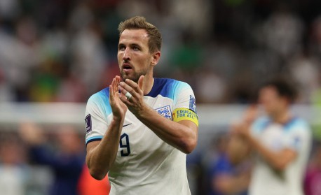 Técnico da França dá bronca em jogador no vestiário por uso de cordão na  Copa do Mundo, frança