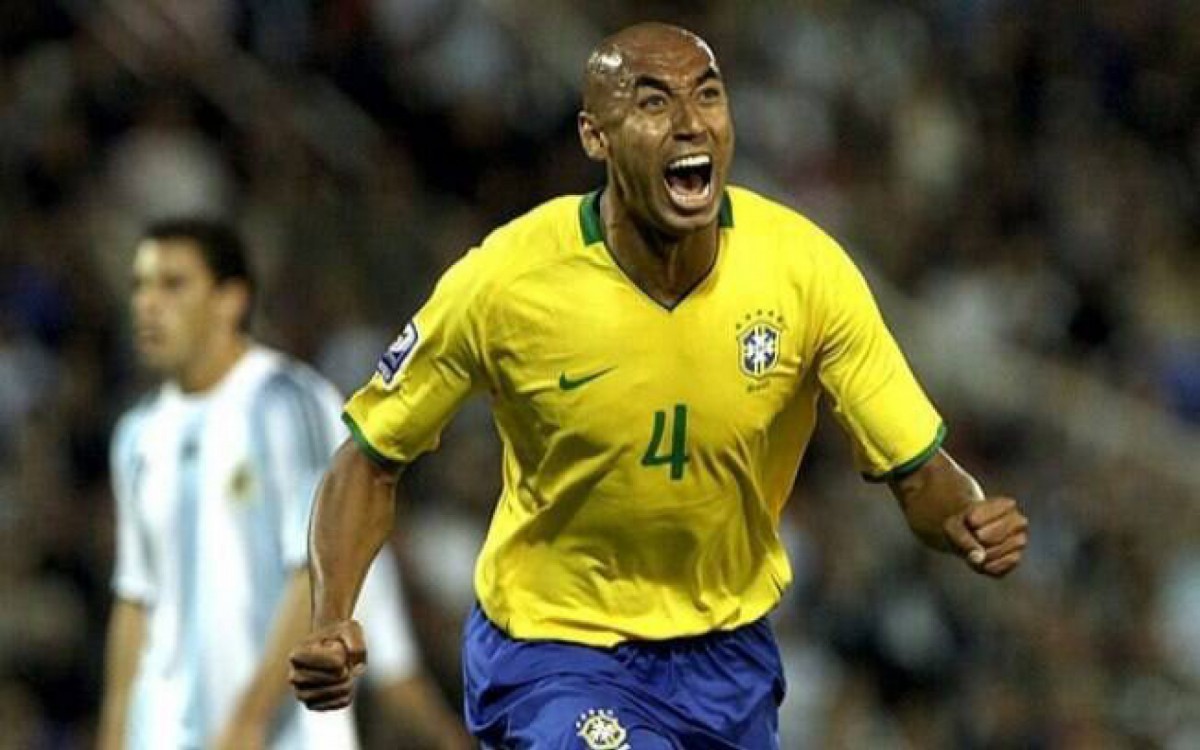 Ex-zagueiro Luis&atilde;o