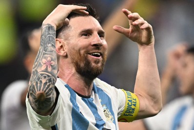 Messi minimiza derrota para Camarões, cita Brasil e elege favoritos ao título da Copa do Mundo