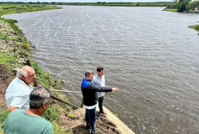 Famílias de região inundada pelas chuvas têm atendimento priorizado pelo governo municipal