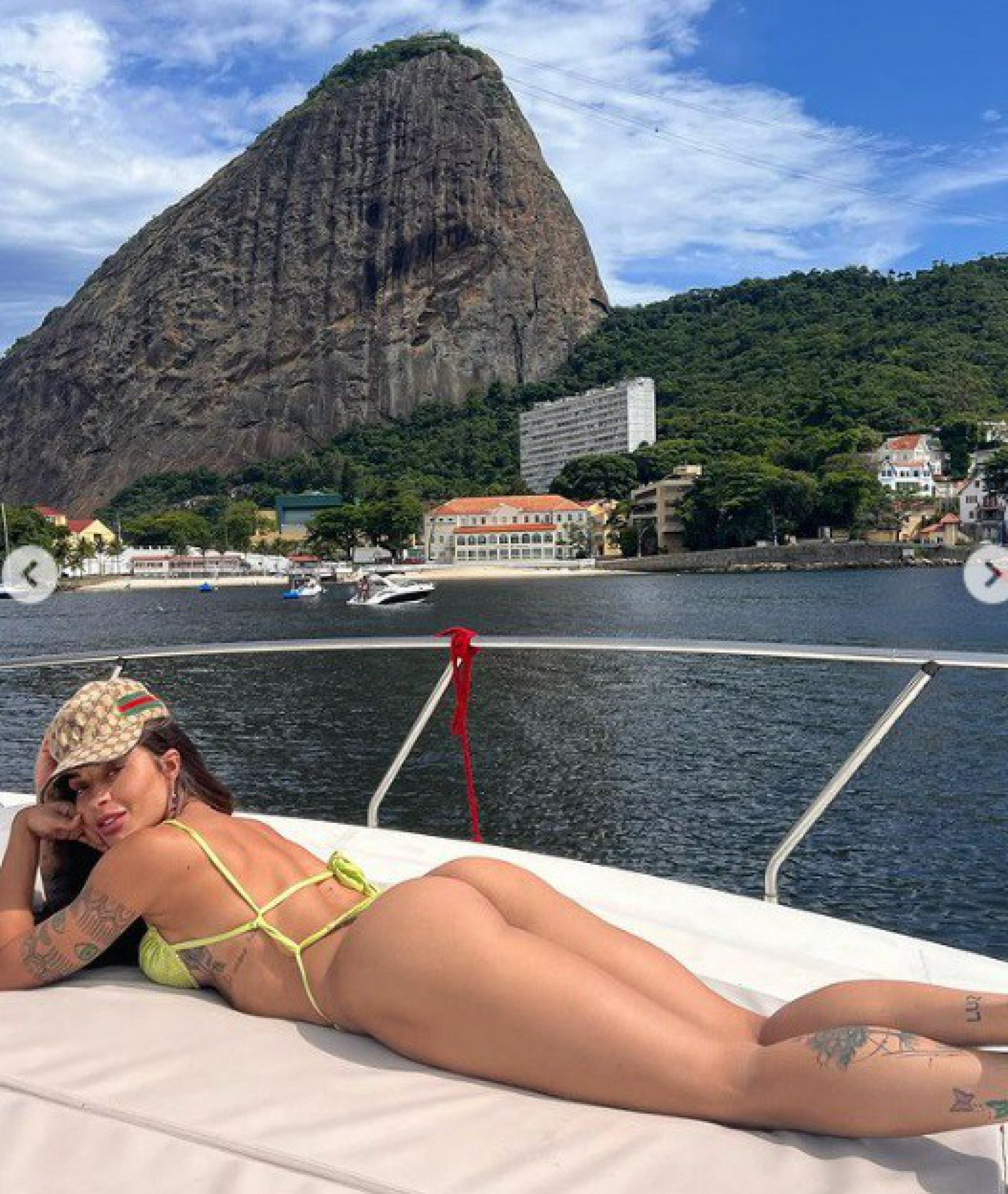 Aline Campos posa de biquíni e exibe as curvas - Reprodução do Instagram